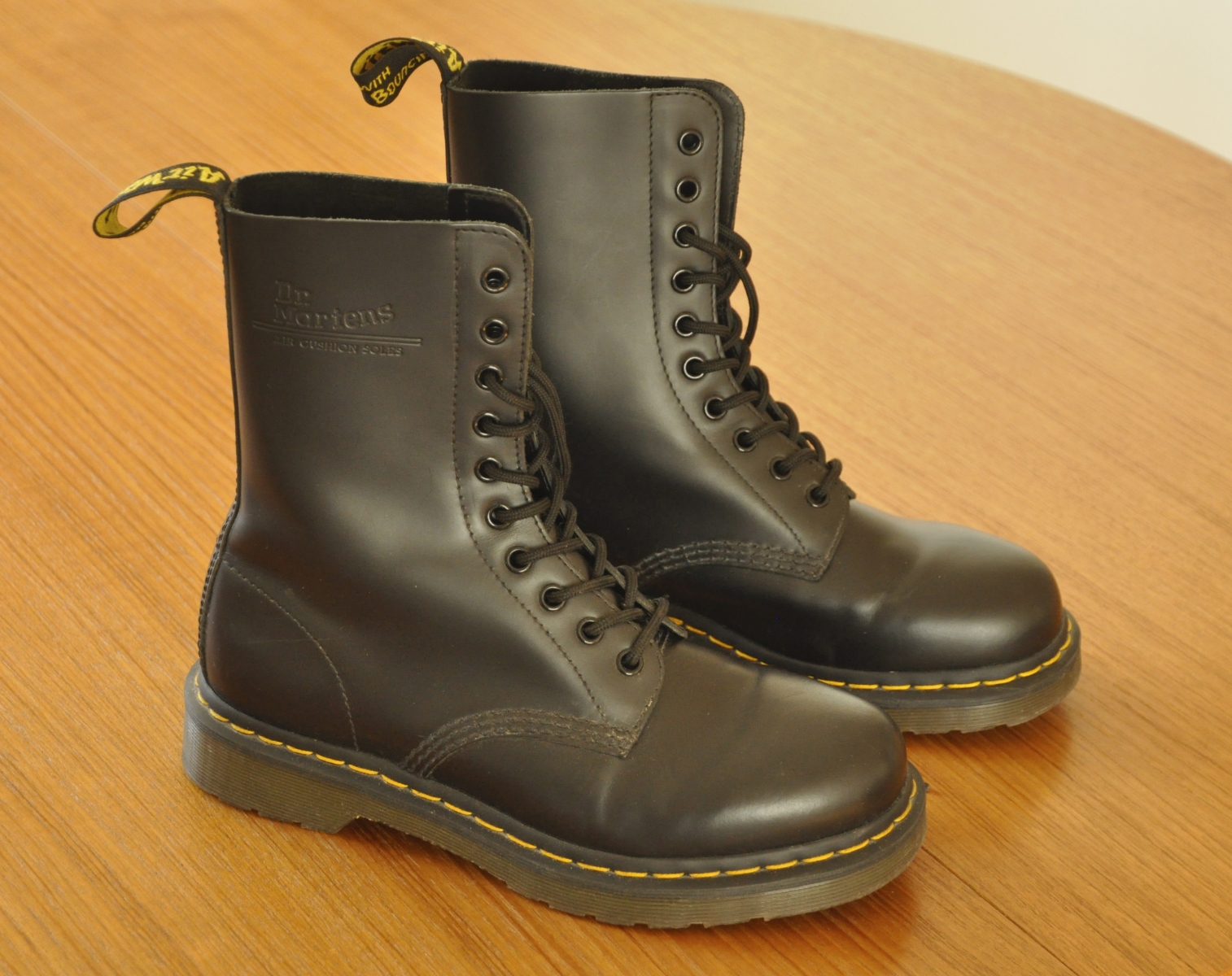 Svarta Dr Martens